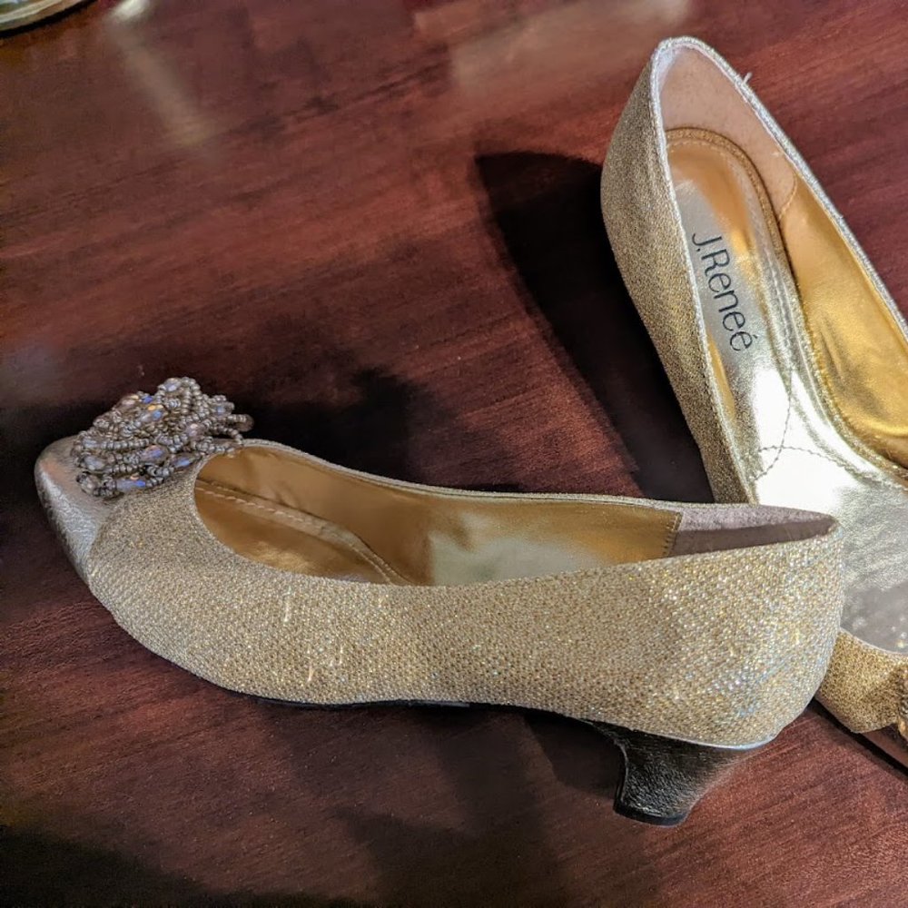Gold Dress shoes. 8.5W